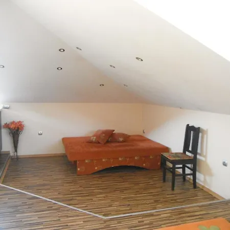 Casa de hóspedes Shans 3 Guest 2*